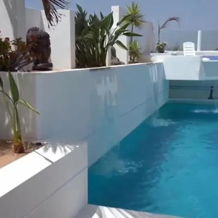 Gezellige Villa Met Prachtig Zicht En Zwembad Arona  Extérieur photo